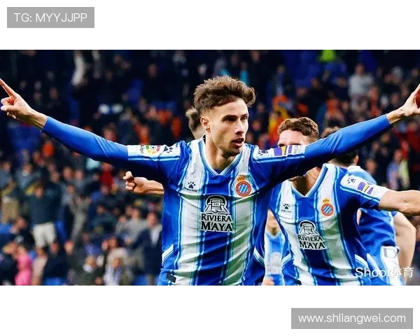 拉齐奥足球明星盘点:历史与现役球员的辉煌成就与影响力